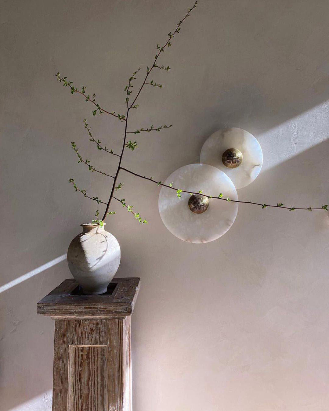 WOMO Art Deco Disc Alabaster Wall Sconce-WM6128