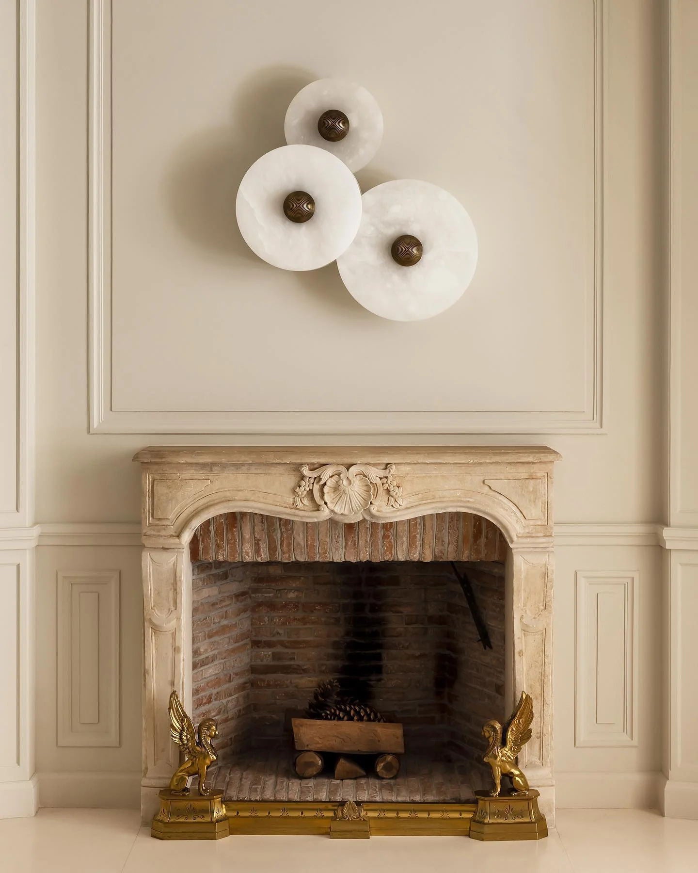 WOMO Art Deco Disc Alabaster Wall Sconce-WM6128
